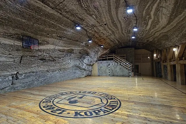 Bochnia_salt_mine_Wazyn_Chamber
